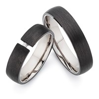 Bild von Ring Titan-Carbon mit gefasstem Diamant 0,015 CT W/Si Gr. 50-62
